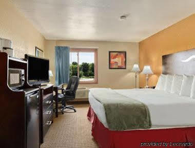 Motel Super 8 By Wyndham Sheboygan Wi Exterior foto